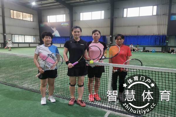11、女双组运动员赛前合影05.jpg